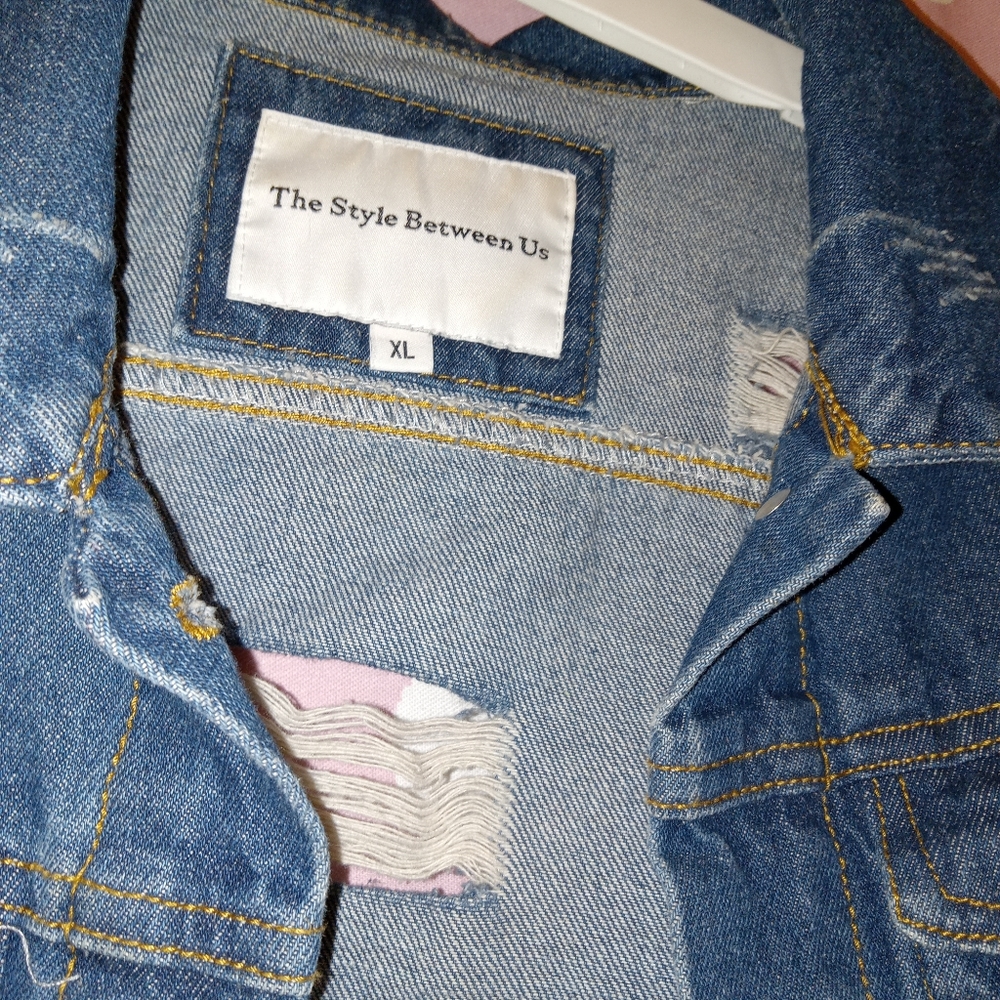Distressed jean jacket - Picture 2 of 4